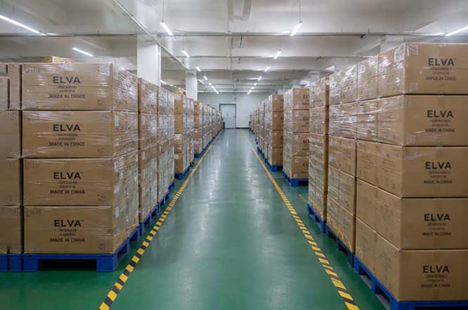 1788272655421197.jpg ELVIA vape finished goods warehouse ready for global shipment from China.jpg